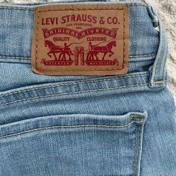 Levi’s 711 Skinny Jeans (mid-rise) - Picture 1 of 5